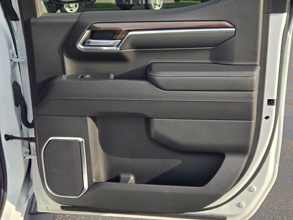 2023 Chevrolet Silverado 1500 LT - Photo 8