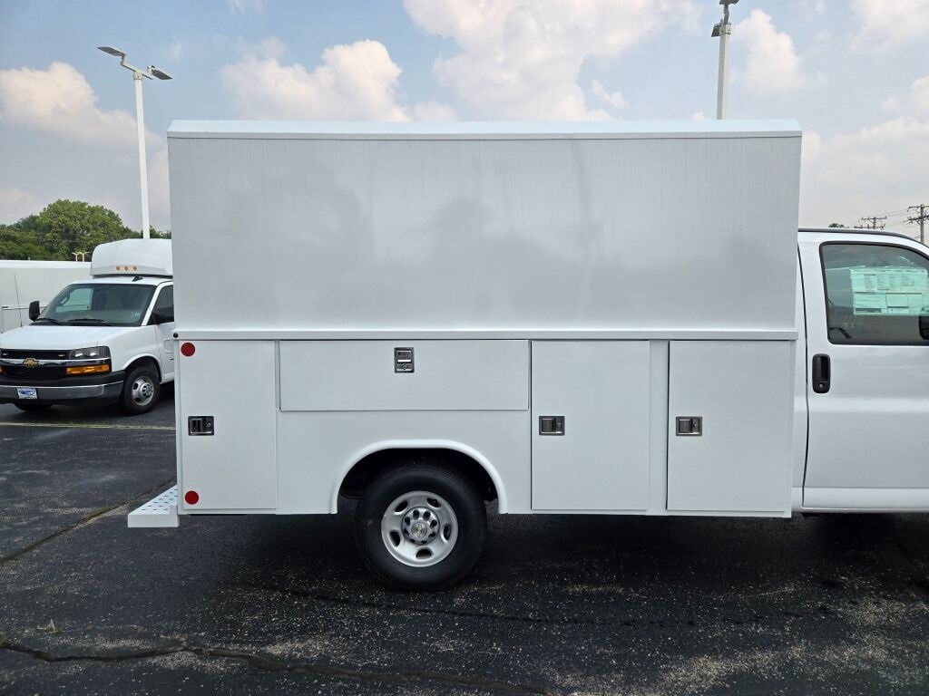 2025 CHEVROLET EXPRESS - Image 7