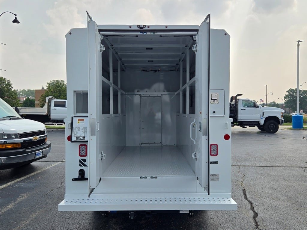 2025 CHEVROLET EXPRESS - Image 11