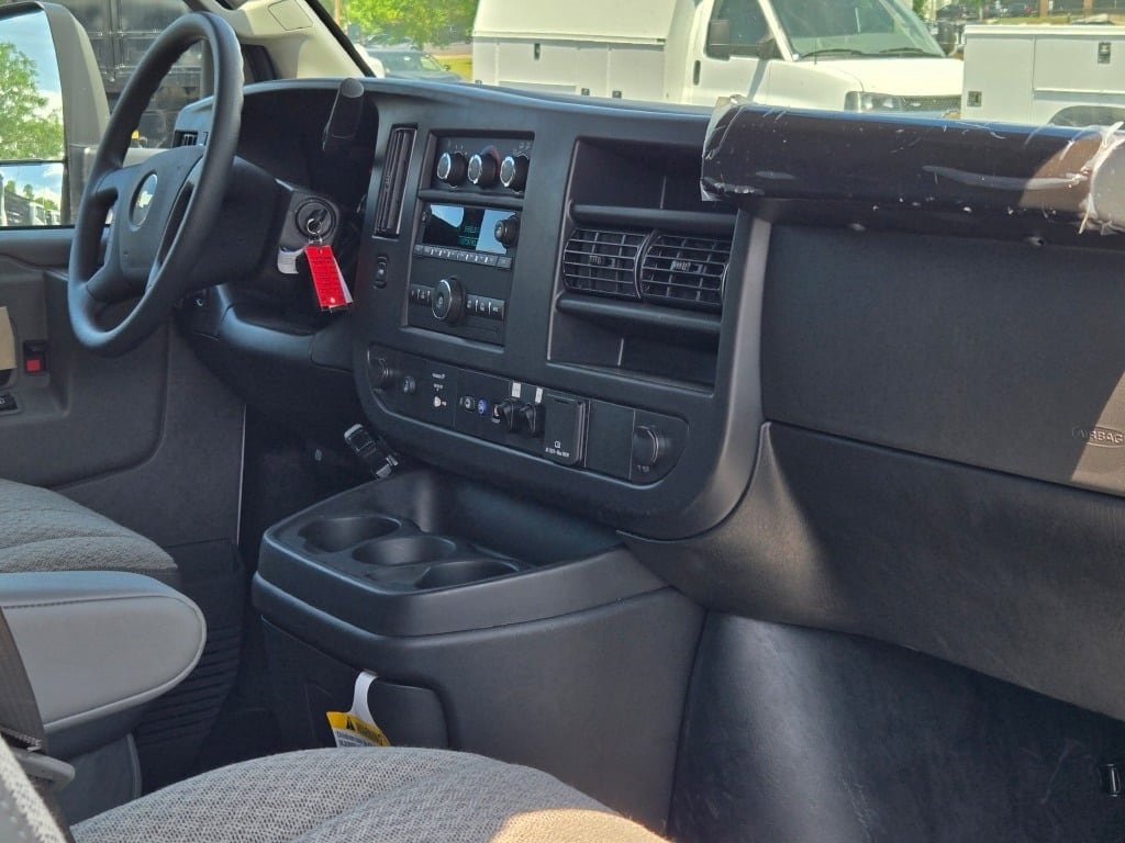 2024 CHEVROLET EXPRESS - Image 6
