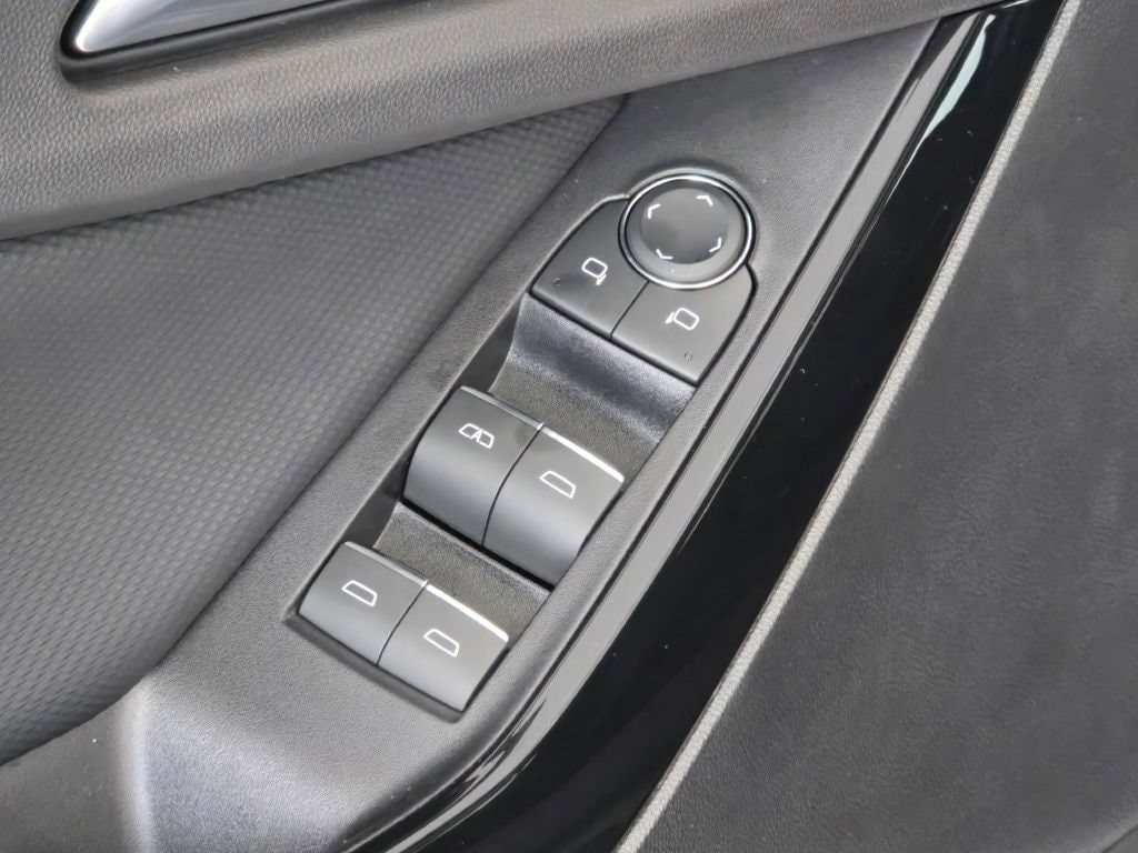 2027 Chevrolet Equinox RS - Photo 21