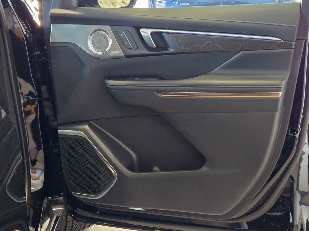 Certified 2025 Buick Enclave Avenir SUV