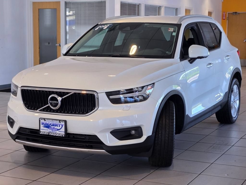 Used 2022 Volvo XC40 Momentum
