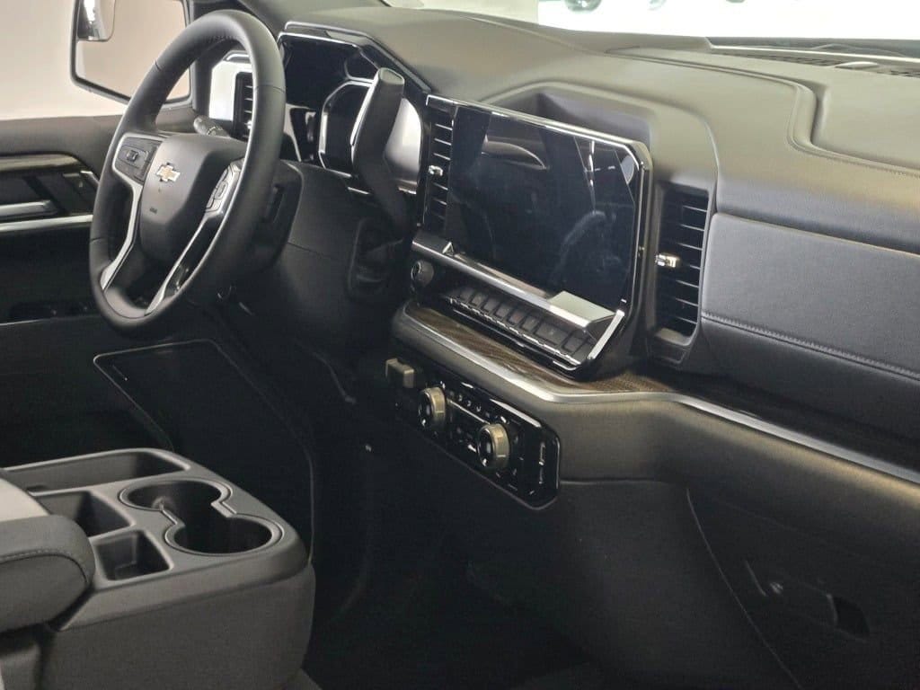 2026 Chevrolet Silverado 1500 LT - Photo 8