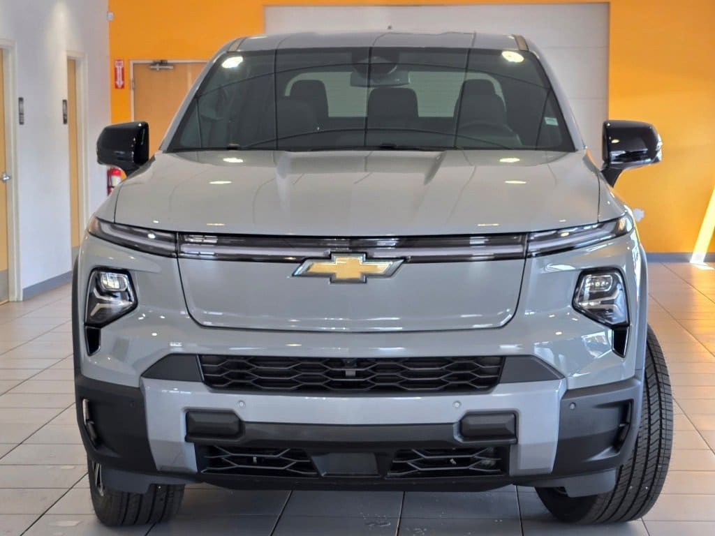 2026 CHEVROLET SILVERADO - Image 2