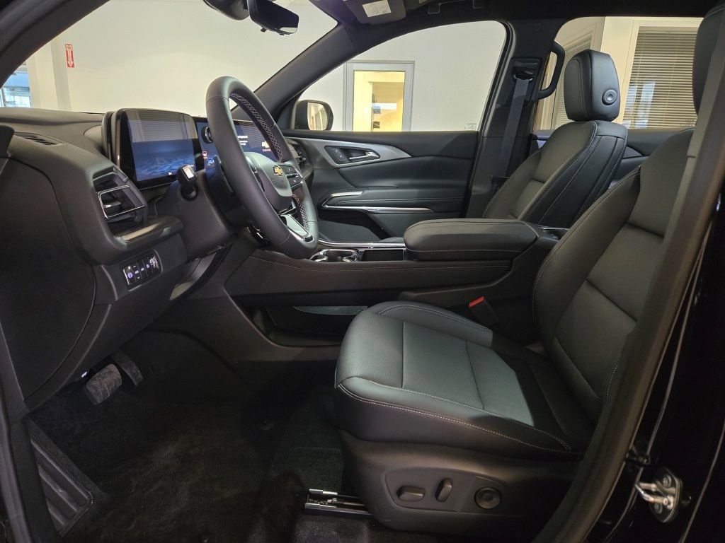 2026 Chevrolet Traverse LT - Photo 21