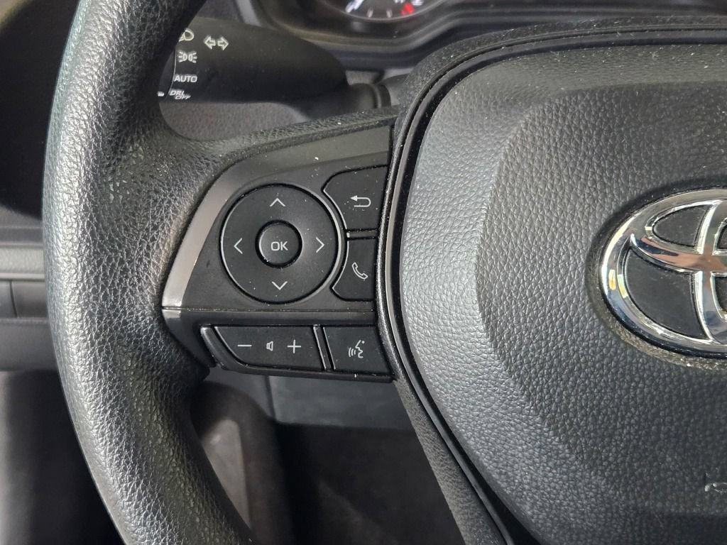 2025 Toyota Corolla LE - Photo 25