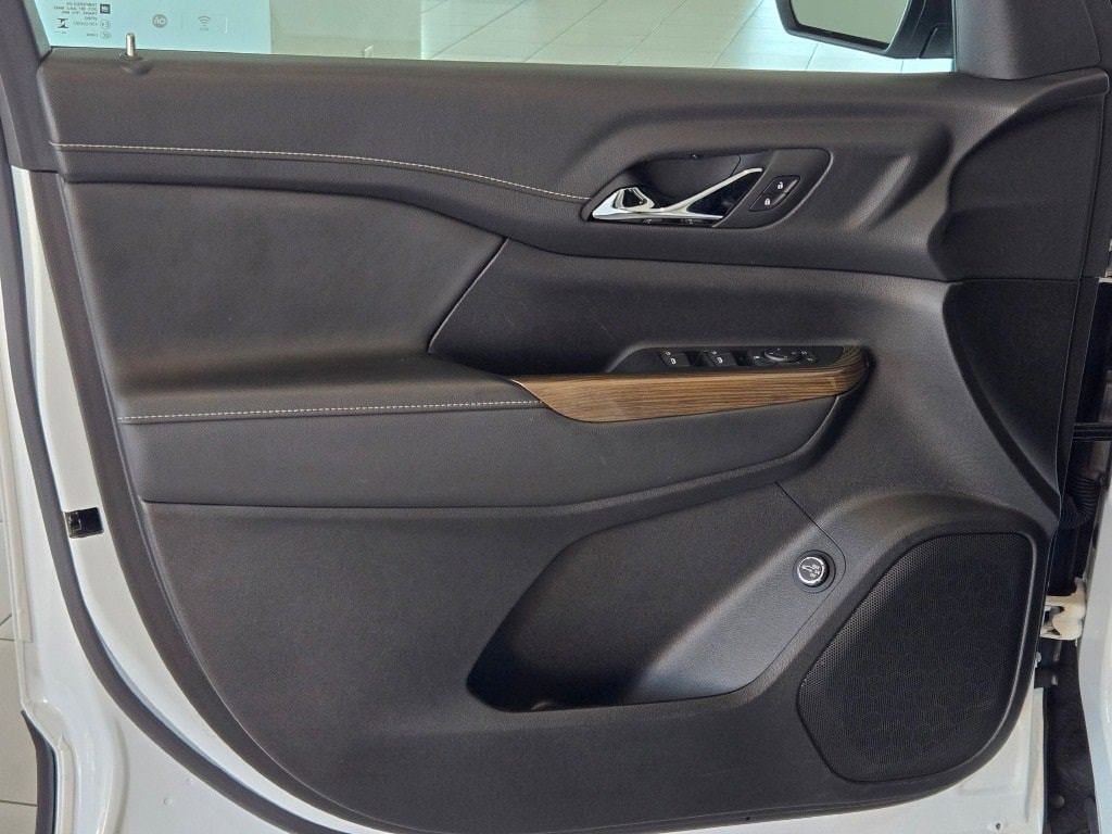 2023 GMC ACADIA - Image 20