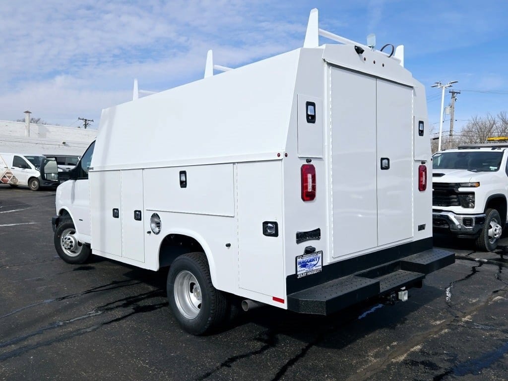 2024 CHEVROLET EXPRESS - Image 12