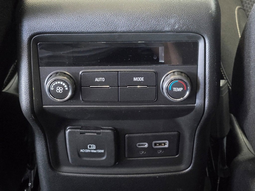 2023 GMC ACADIA - Image 18