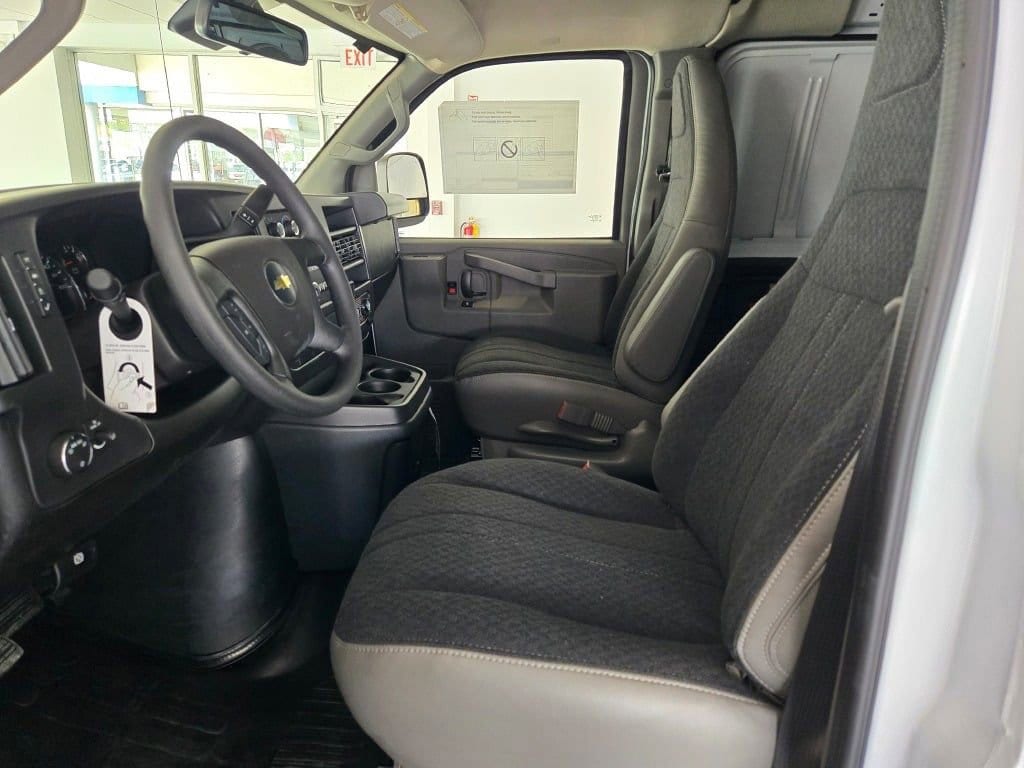 2026 Chevrolet Express Cargo Work Van - Photo 14