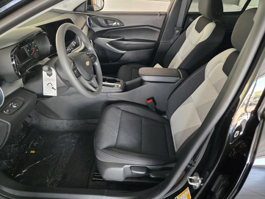 2026 Chevrolet Trax LS - Photo 18