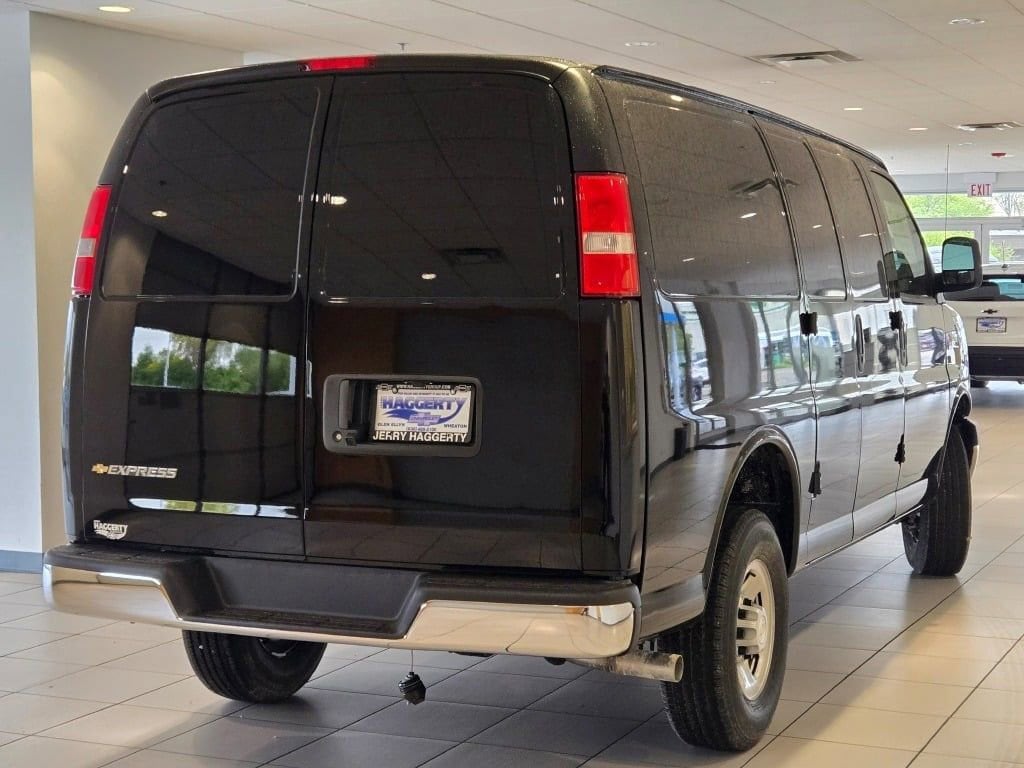 2026 Chevrolet Express Cargo Work Van - Photo 8