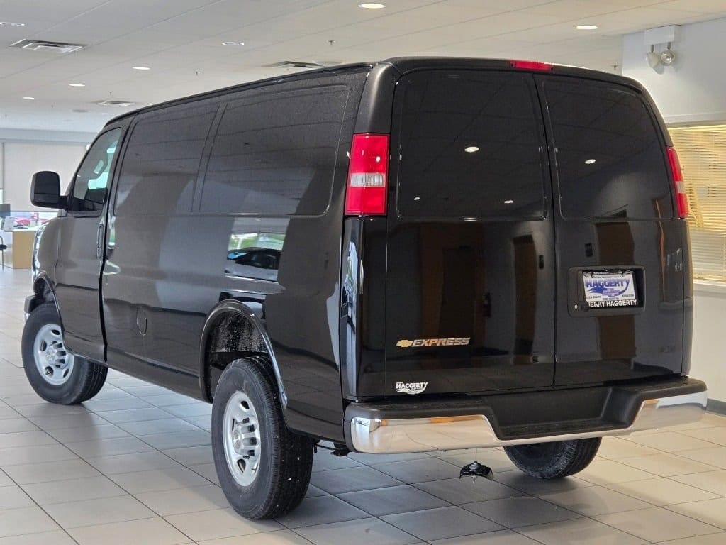 2026 Chevrolet Express Cargo Work Van - Photo 11