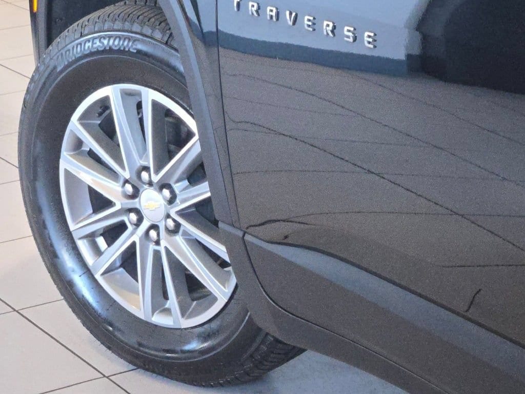 2023 Chevrolet Traverse 1LT - Photo 17