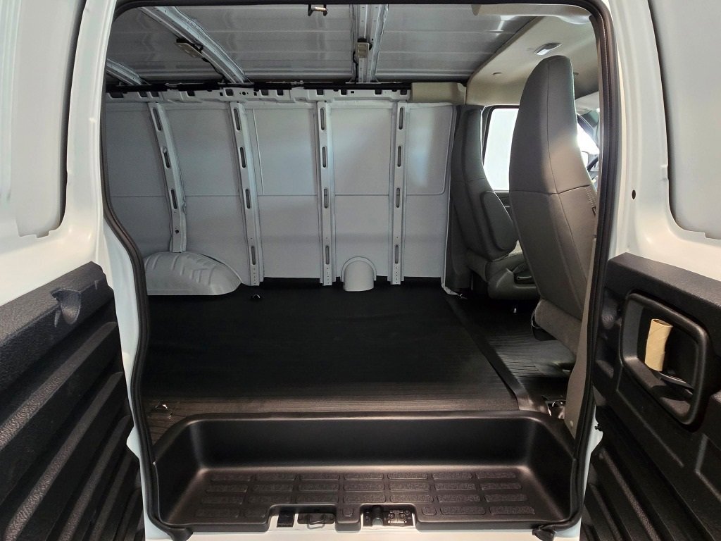 2025 CHEVROLET EXPRESS - Image 7