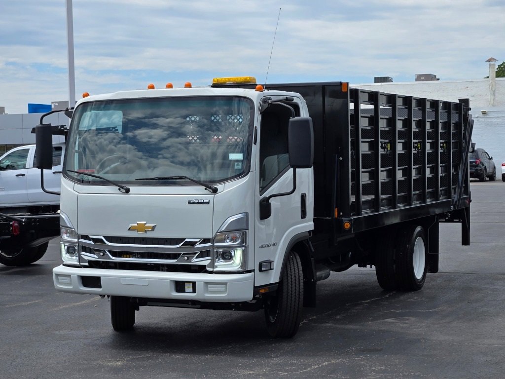 2024 Chevrolet Silverado 4500HD Base photo 3
