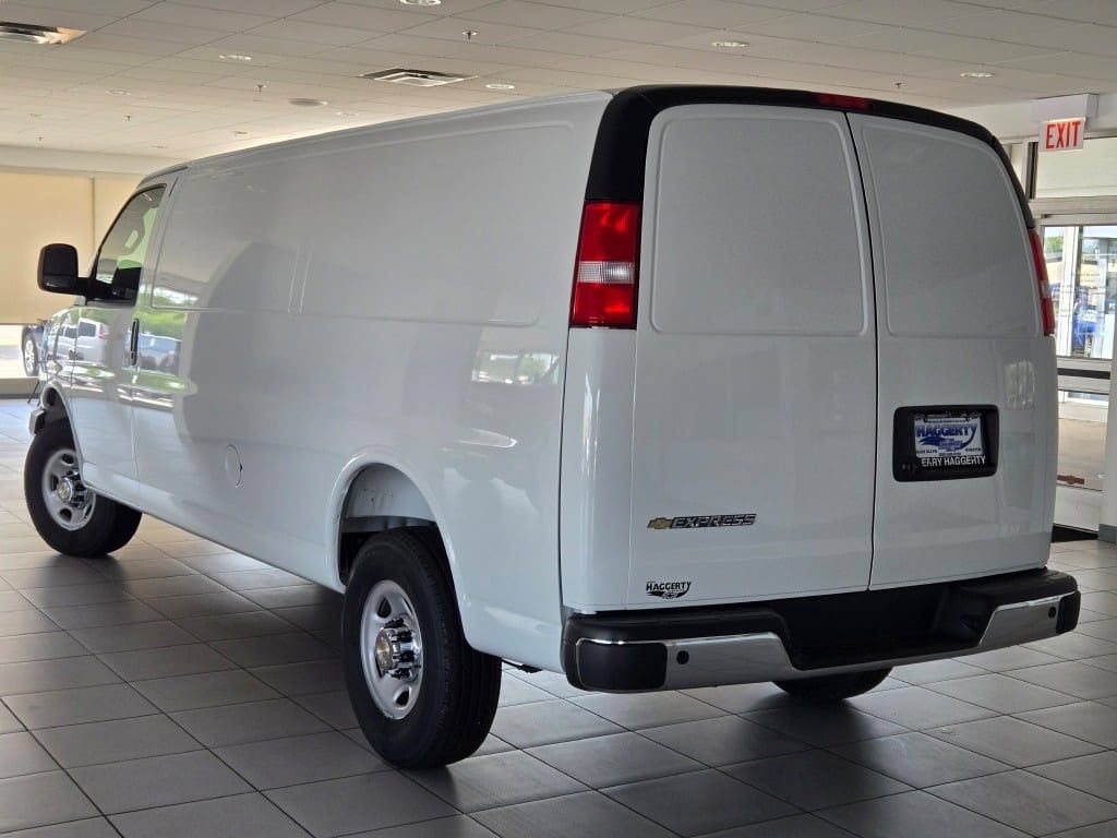 2026 Chevrolet Express Cargo Work Van - Photo 12