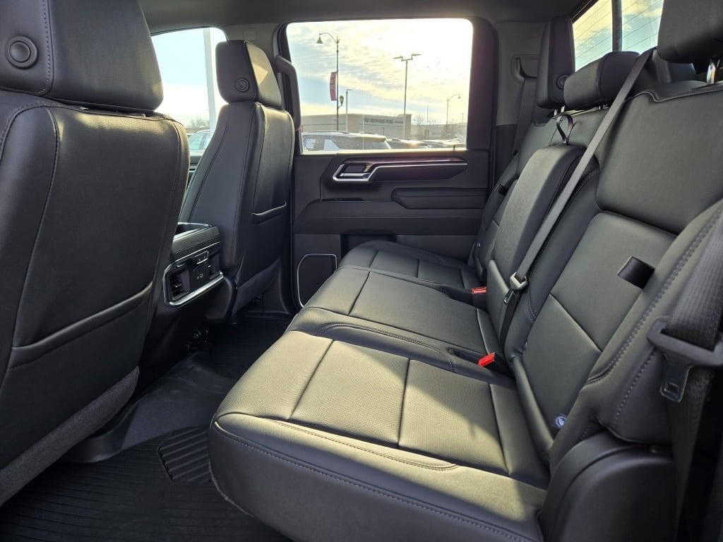 2026 CHEVROLET SILVERADO HD - Image 17