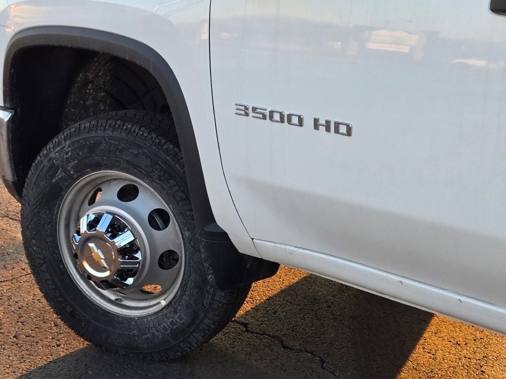 2025 CHEVROLET SILVERADO HD - Image 17