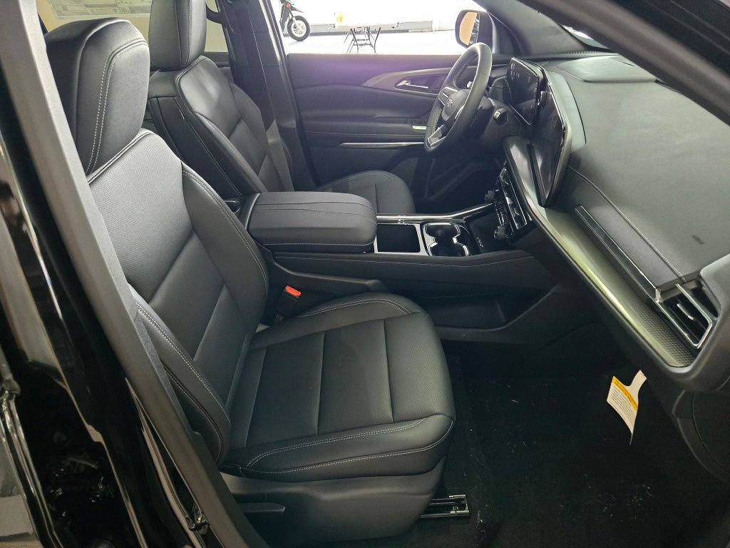 2027 Chevrolet Traverse LT - Photo 6