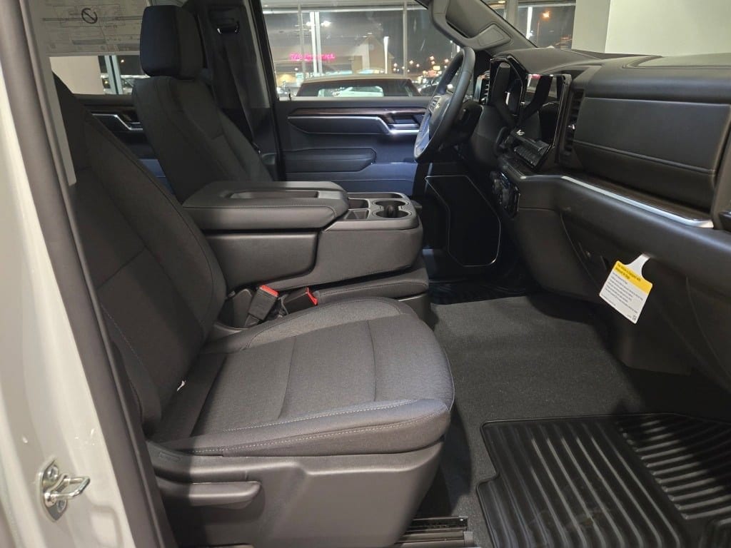 2026 CHEVROLET SILVERADO - Image 6