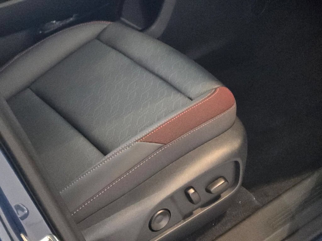 2027 Chevrolet Equinox RS - Photo 6