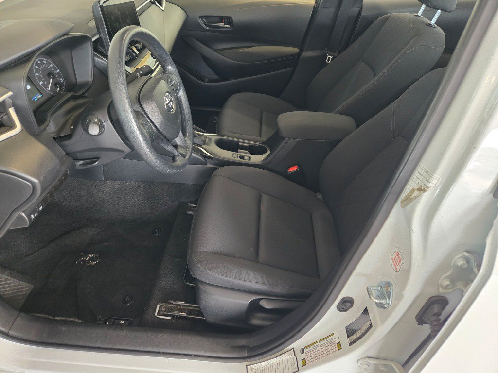 2025 Toyota Corolla LE - Photo 18