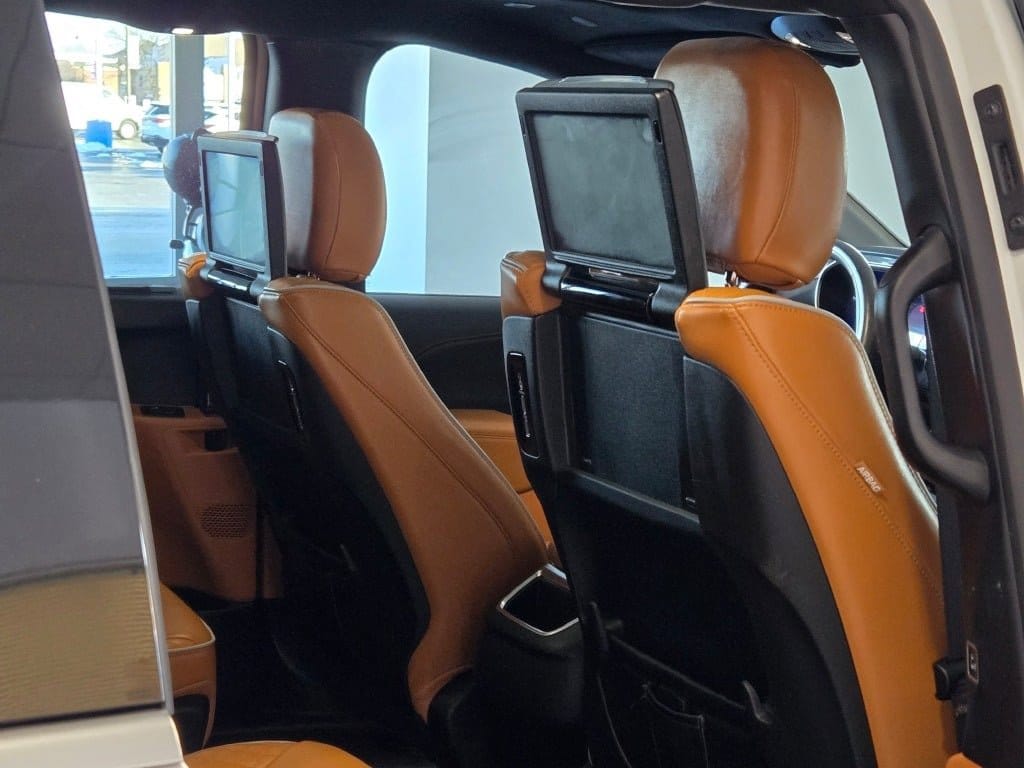 2021 CHRYSLER PACIFICA - Image 9