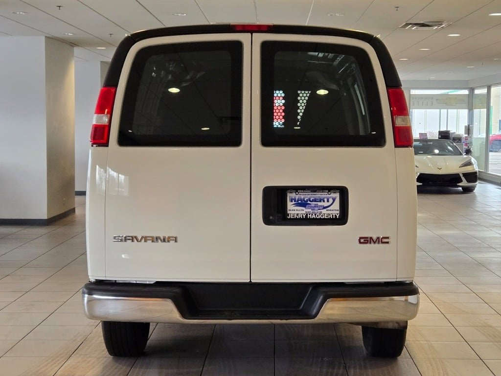 2023 GMC SAVANA - Image 10