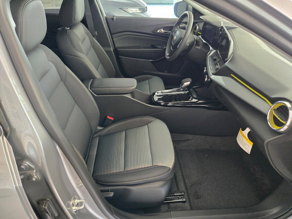 2026 Chevrolet Trax LT - Photo 5