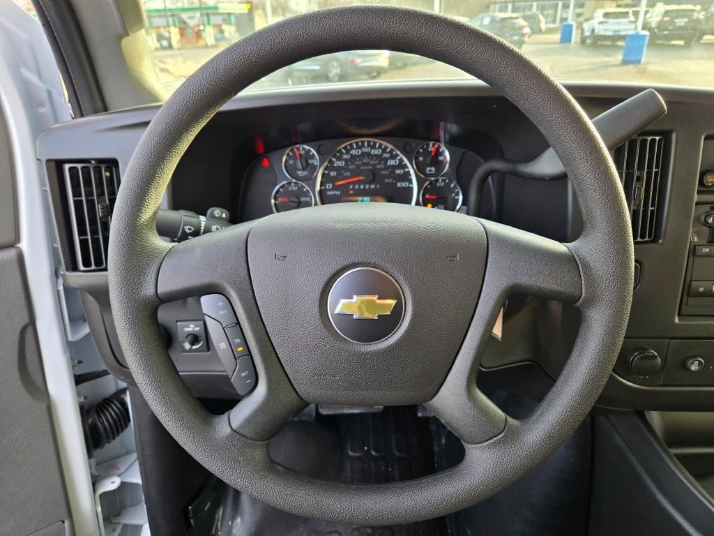 2025 CHEVROLET EXPRESS - Image 21