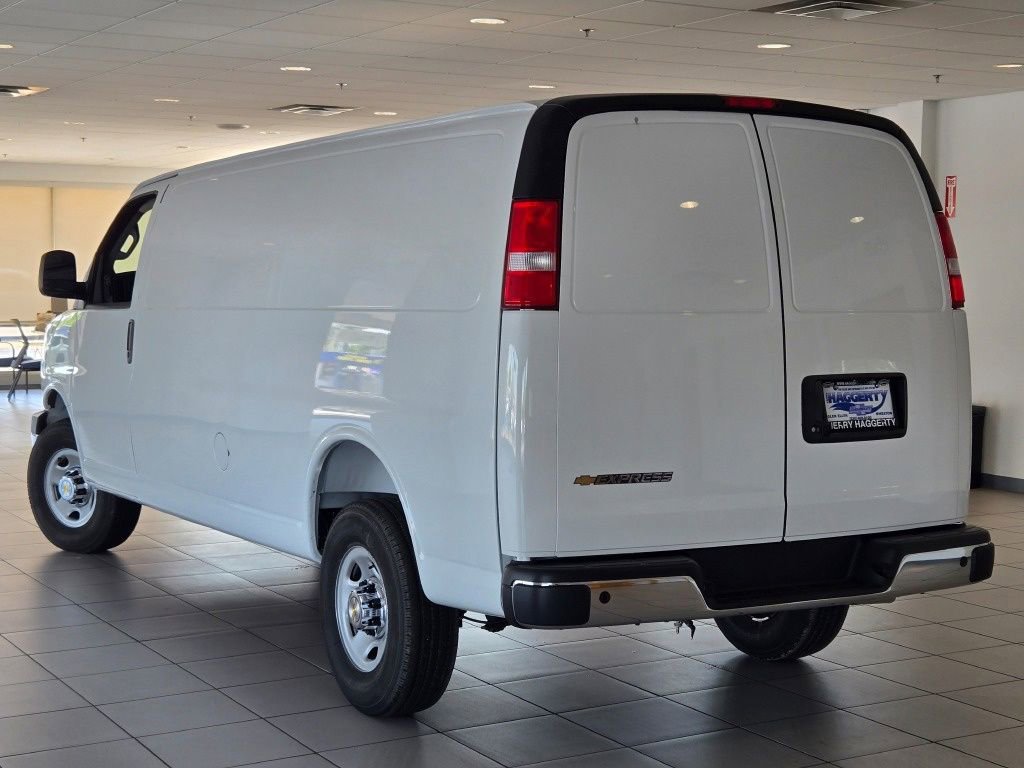 2026 Chevrolet Express Cargo Work Van - Photo 11
