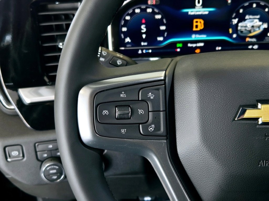 2025 CHEVROLET SILVERADO HD - Image 28