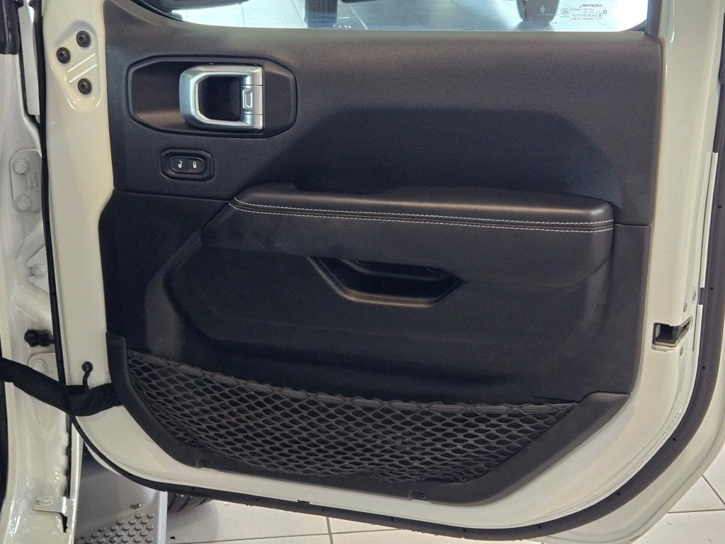 2022 JEEP WRANGLER - Image 4