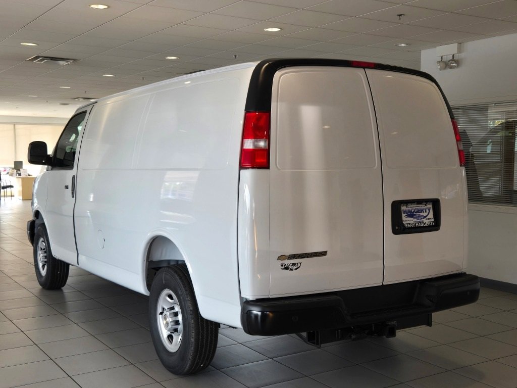 2025 CHEVROLET EXPRESS - Image 11