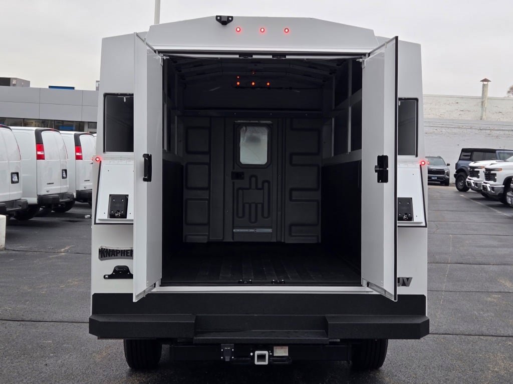 2025 CHEVROLET EXPRESS - Image 11