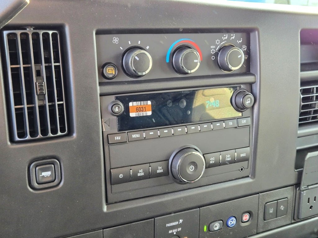 2025 CHEVROLET EXPRESS - Image 16