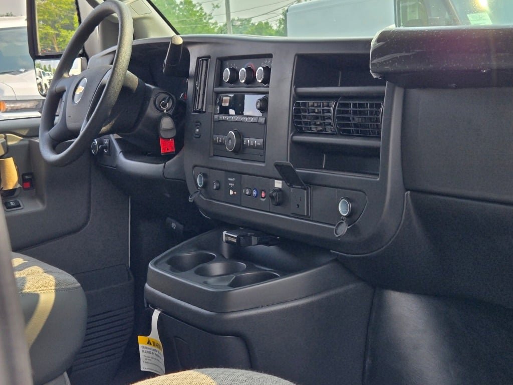 2025 CHEVROLET EXPRESS - Image 6