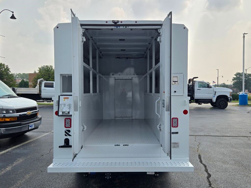 2025 CHEVROLET EXPRESS - Image 11