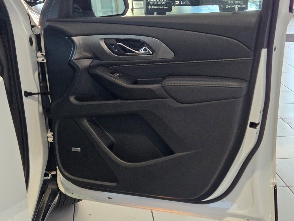 2023 CHEVROLET TRAVERSE - Image 4