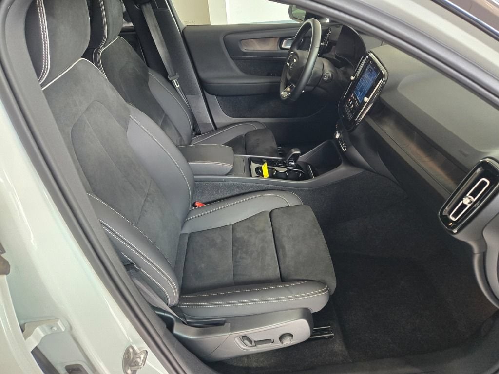 Used 2023 Volvo XC40 Recharge Pure Electr Plus