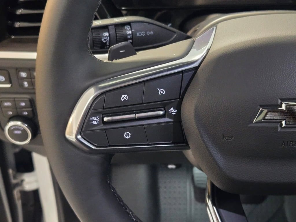 2026 Chevrolet Suburban Z71 - Photo 30