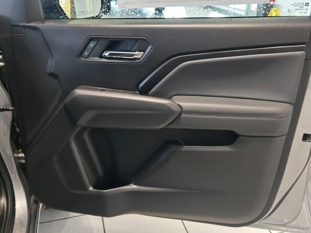 2025 Chevrolet Colorado Work Truck LT photo 4