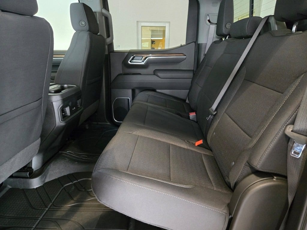 2025 CHEVROLET SILVERADO - Image 16