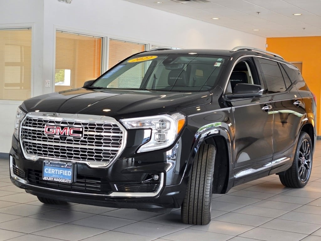 2022 Gmc Terrain Denali photo 2