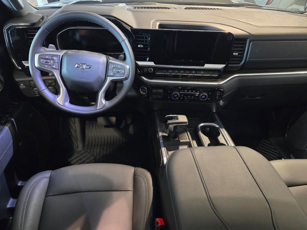 2026 CHEVROLET SILVERADO - Image 17