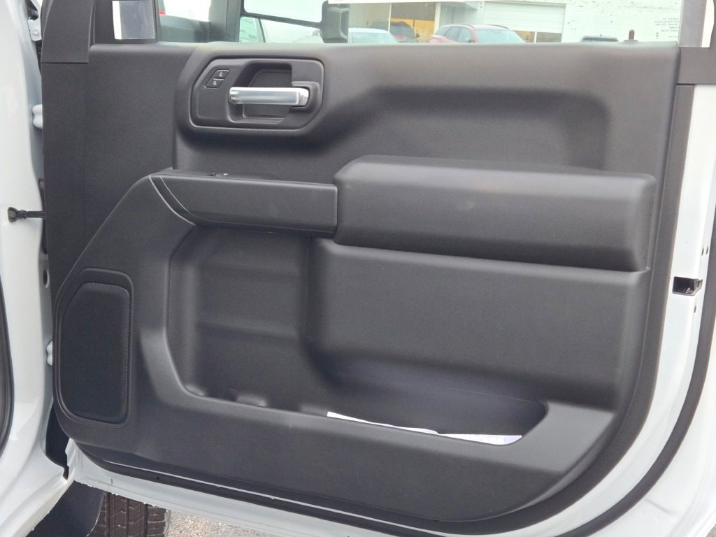 2025 CHEVROLET SILVERADO HD - Image 4