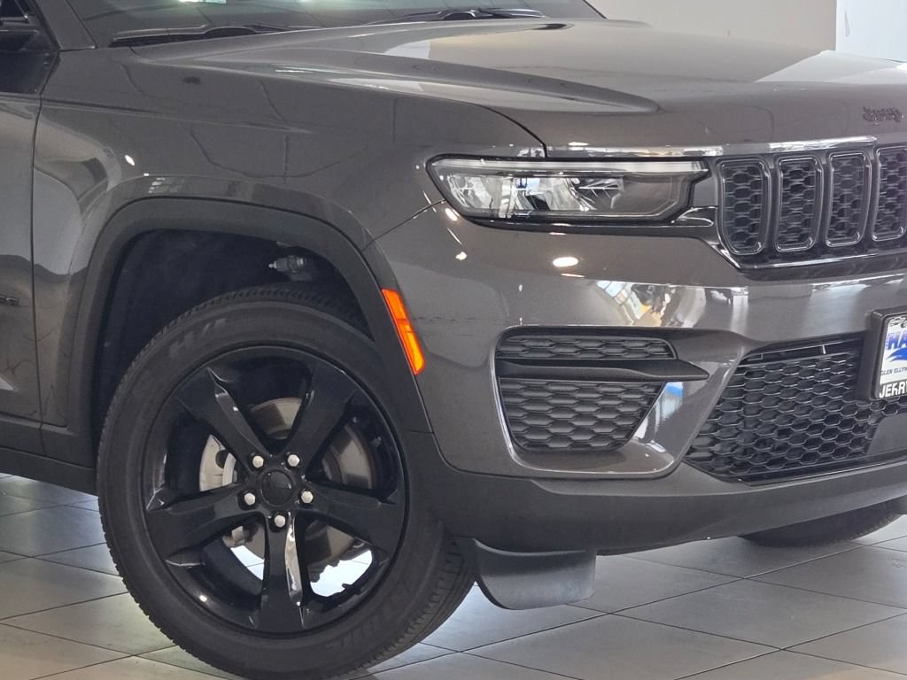 Used 2023 Jeep Grand Cherokee Altitude 4x4 SUV