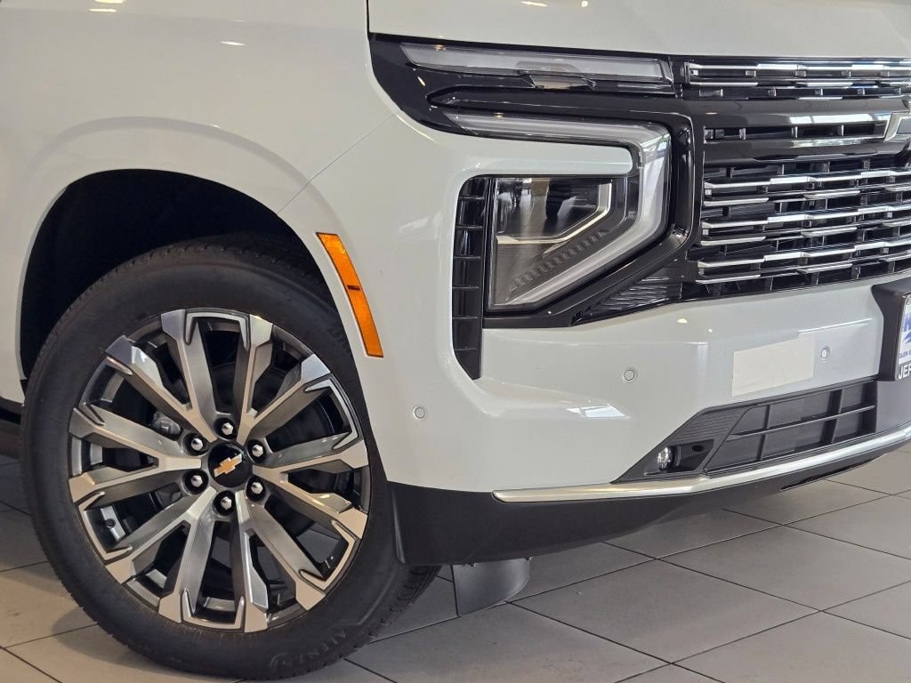 2026 Chevrolet Suburban High Country - Photo 2